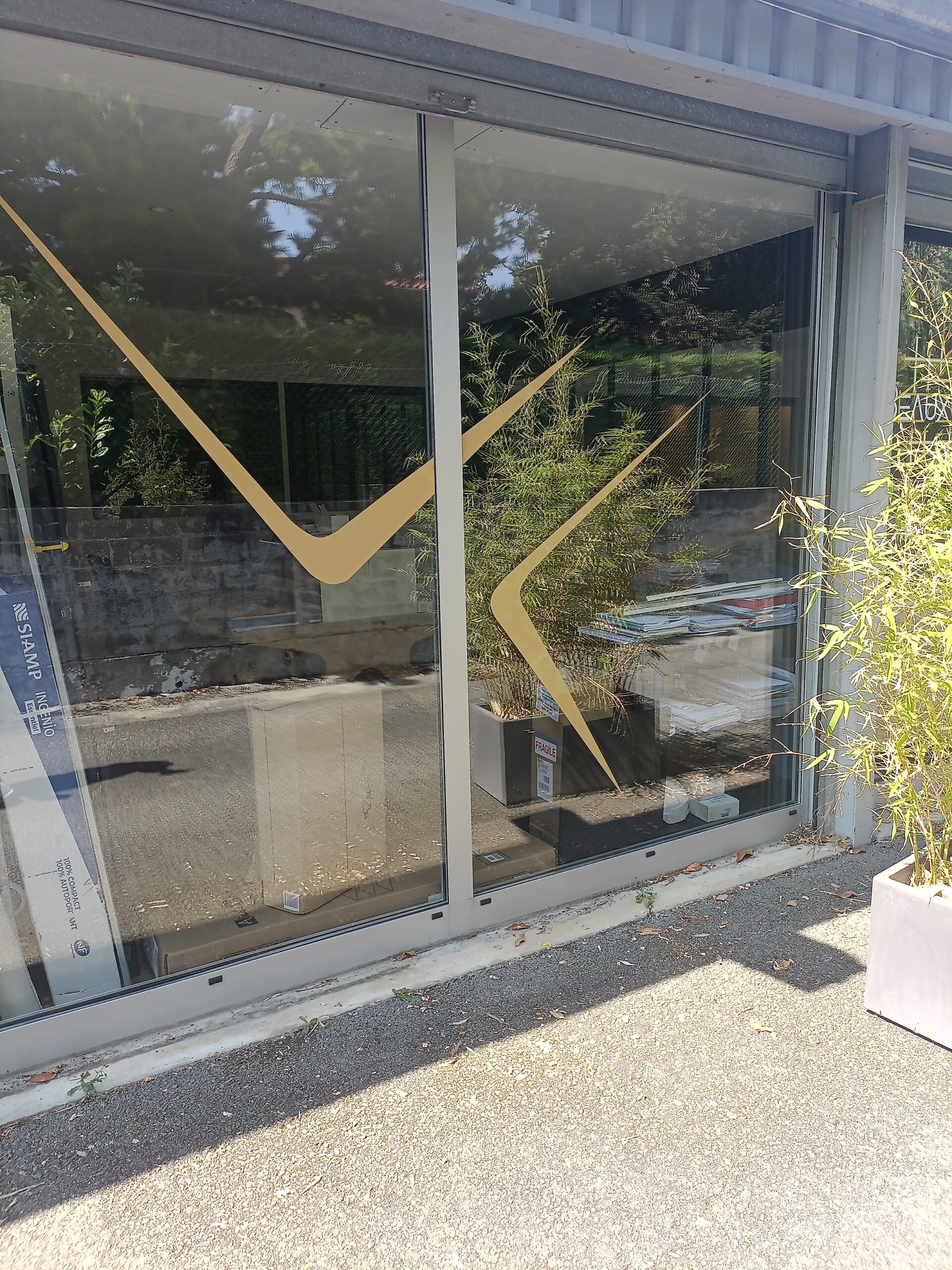 vitrine beaux intérieurs balma toulouse peinture